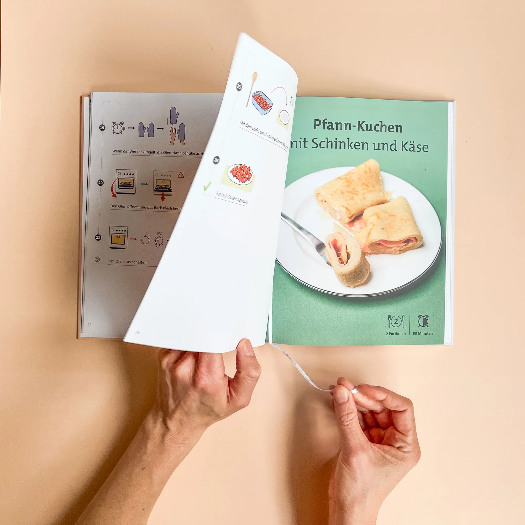 Kochbuch in Leichter Sprache mit Leseband