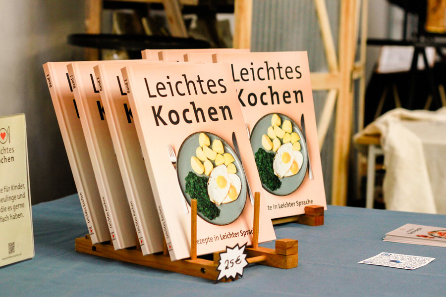 Bücher auf dem Markt für gutes Leben 